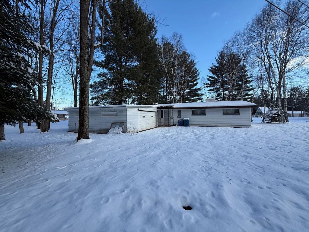 Photo of 3738 Pineland Point Road, Gladwin, MI 48624 (MLS # 50197796)