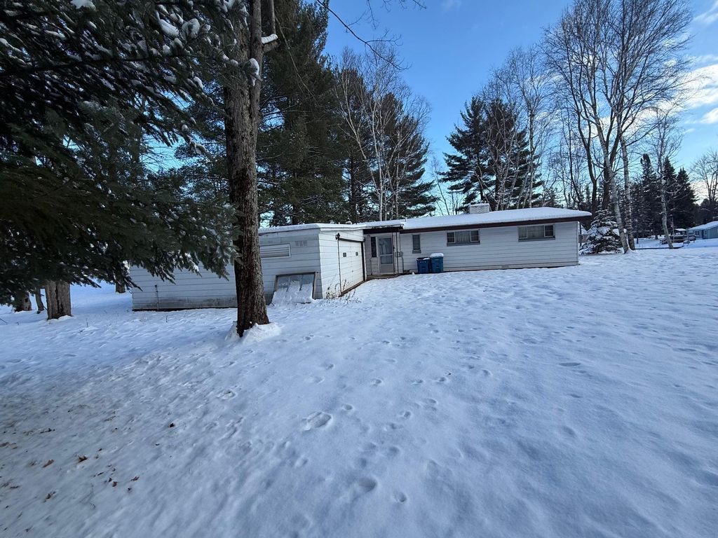 Photo of 3738 Pineland Point Road, Gladwin, MI 48624 (MLS # 50197796)