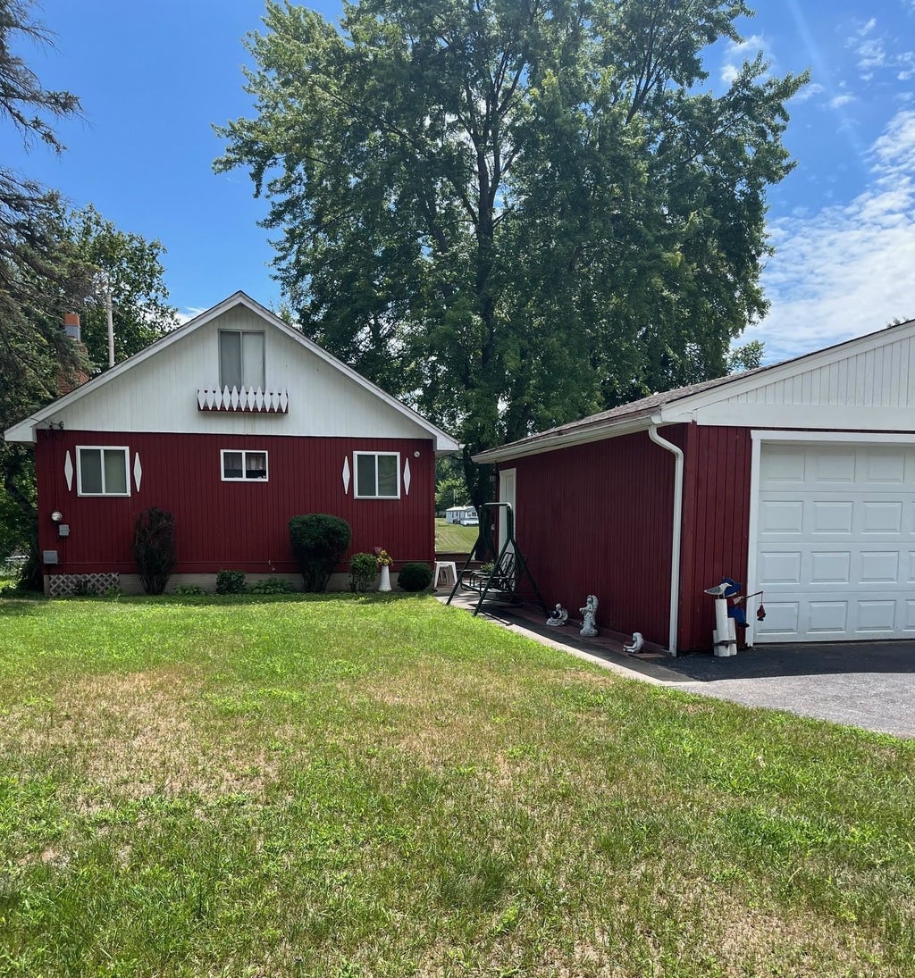 Photo of 1219 McKimmy Drive, Beaverton, MI 48612 (MLS # 50208539)