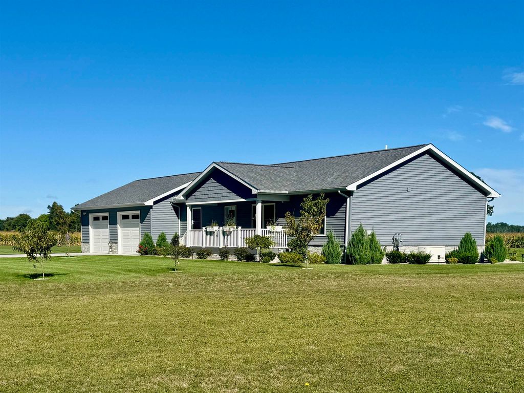 Photo of 233 Red Oak Street, Beaverton, MI 48612 (MLS # 50186901)