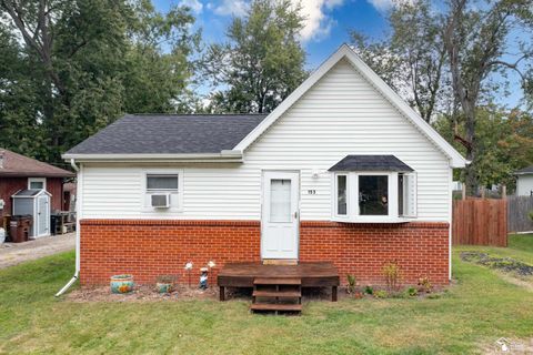 153 E Vesey Street Petersburg MI 49270