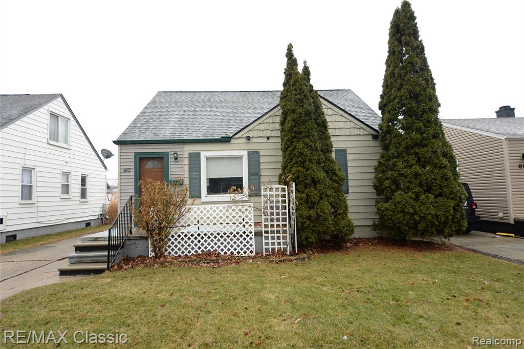 872 E Rowland Avenue