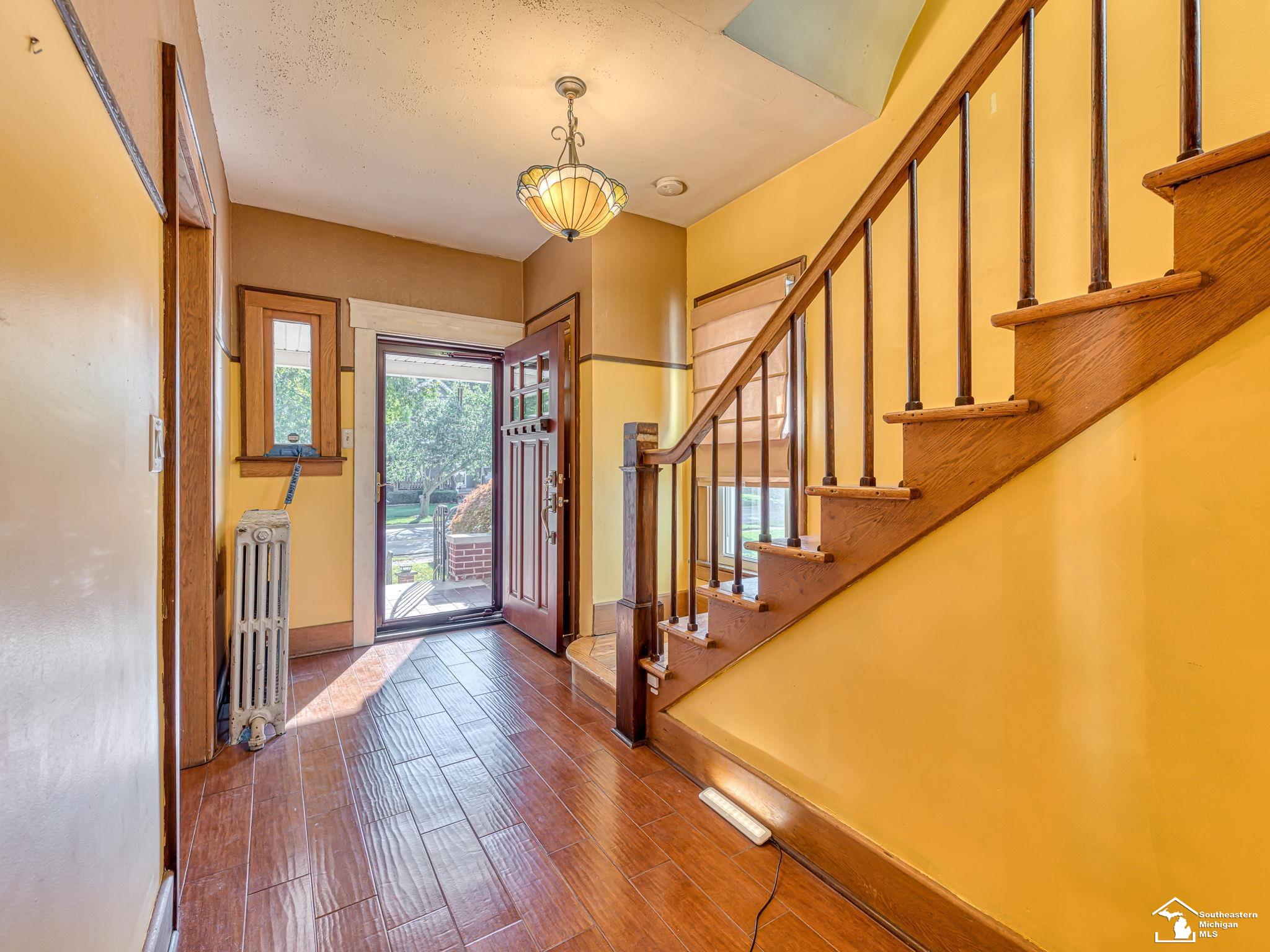 312 W Elm Avenue