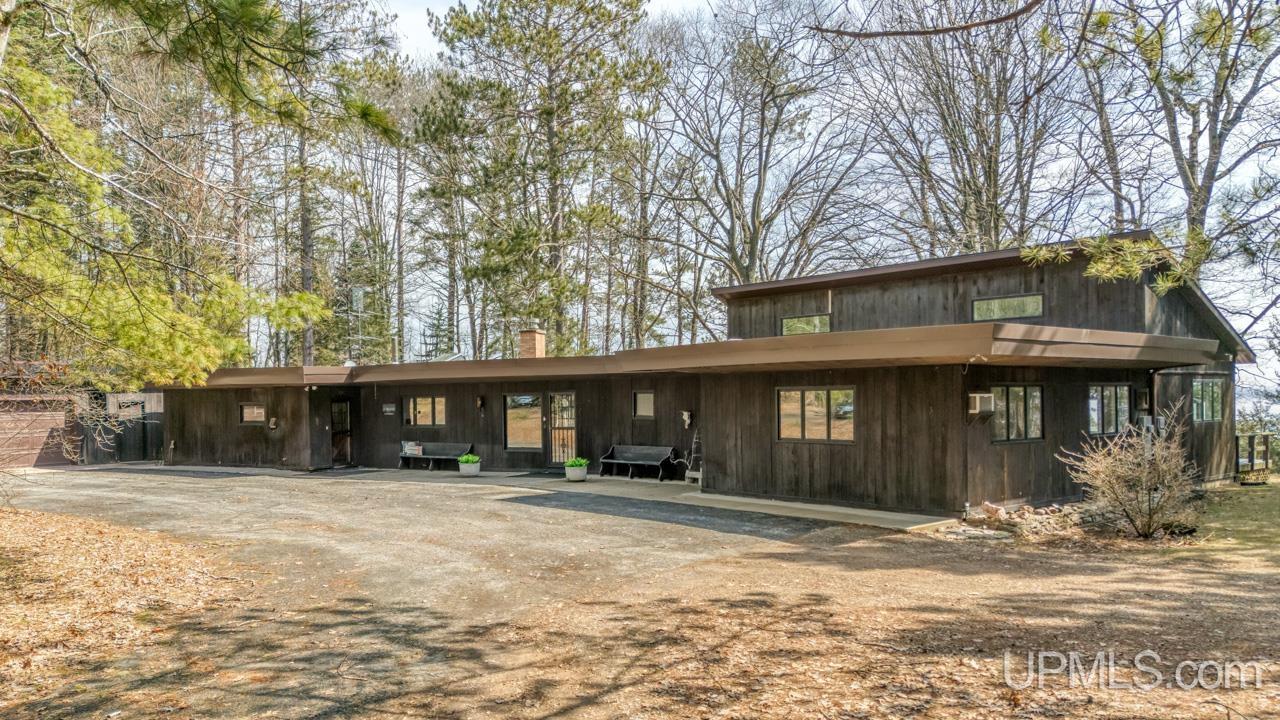 701 & 705 N Bluff Drive