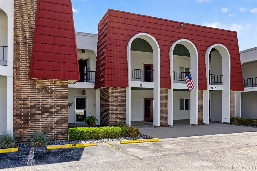 925 Kennely Road G-106
