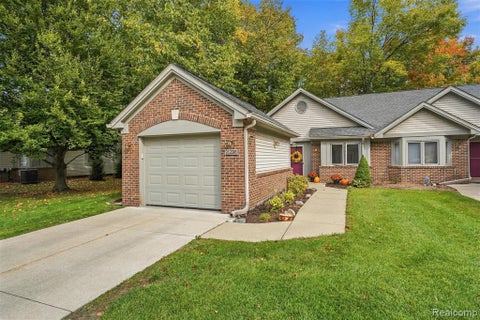 Photo of 21296 Juniper Court 73 #73, Farmington Hills, MI 48336 (MLS # 61037909)