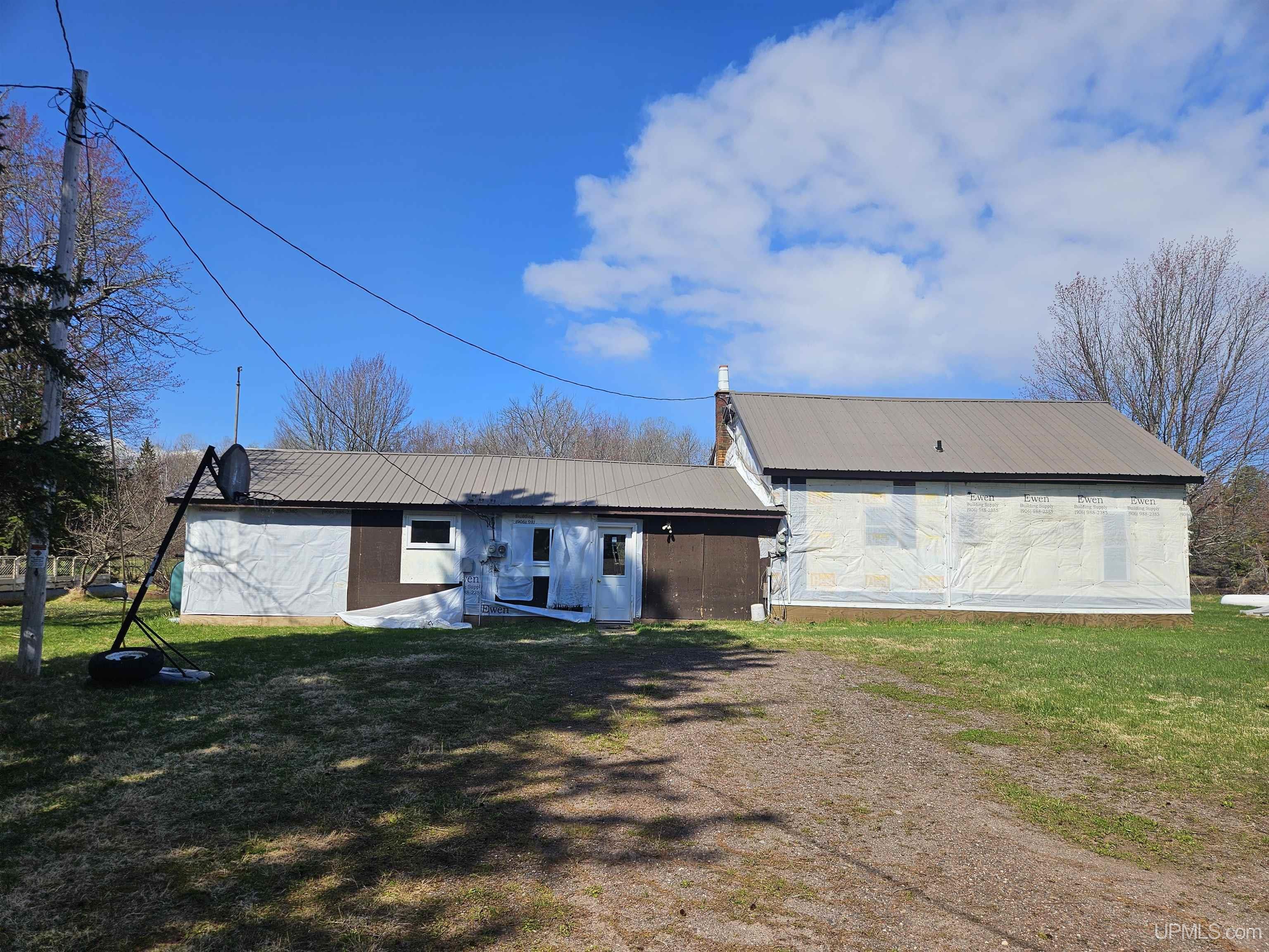 16672 Lakeshore Drive