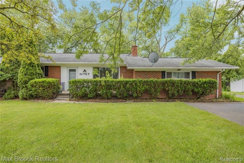 Photo of 31767 W 13 Mile Road, Farmington, MI 48334 (MLS # 61024780)
