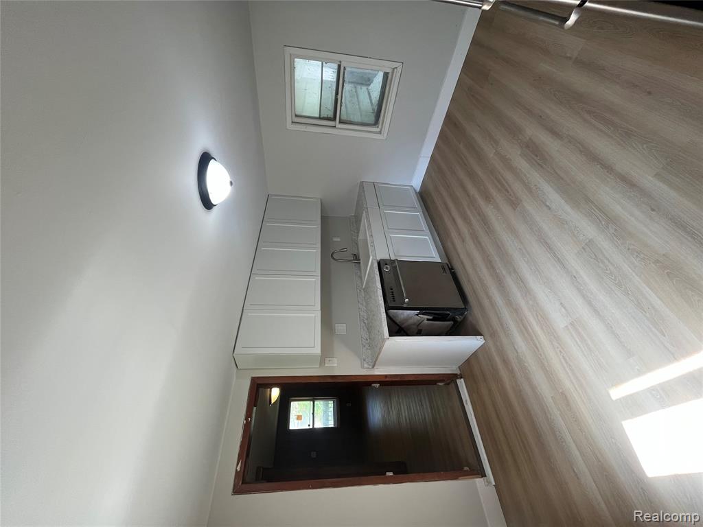 714 W 8TH Street