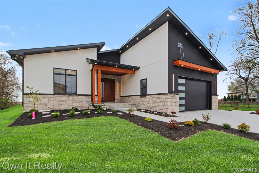 2020 Edgewater Street