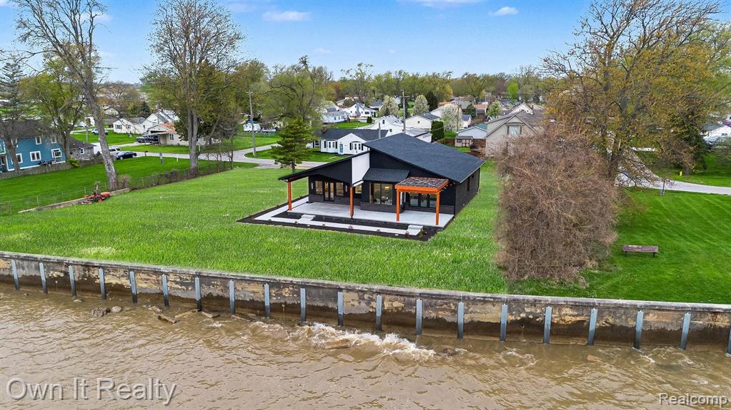 2020 Edgewater Street