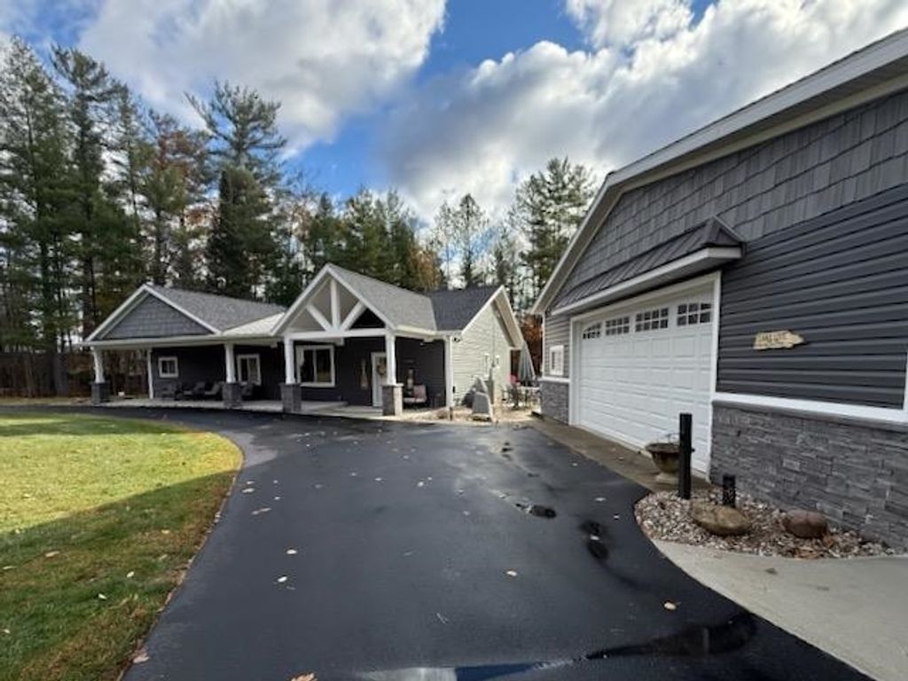 Photo of 3358 E Pinecrest Drive, Gladwin, MI 48624 (MLS # 50193452)