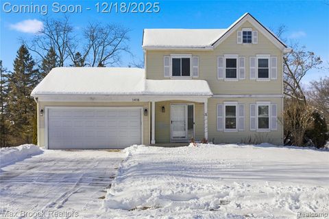 Photo of 1418 Glenview Drive, Waterford, MI 48327 (MLS # 60959366)