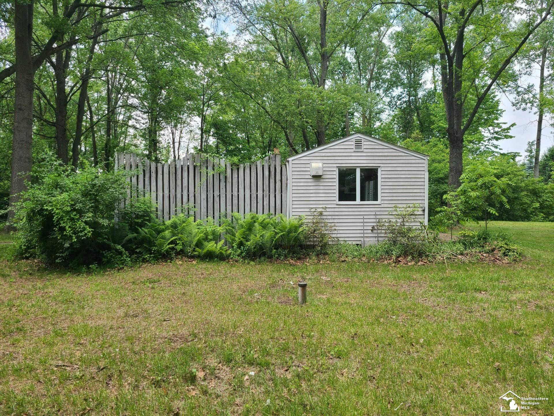 2807 W Smith Road