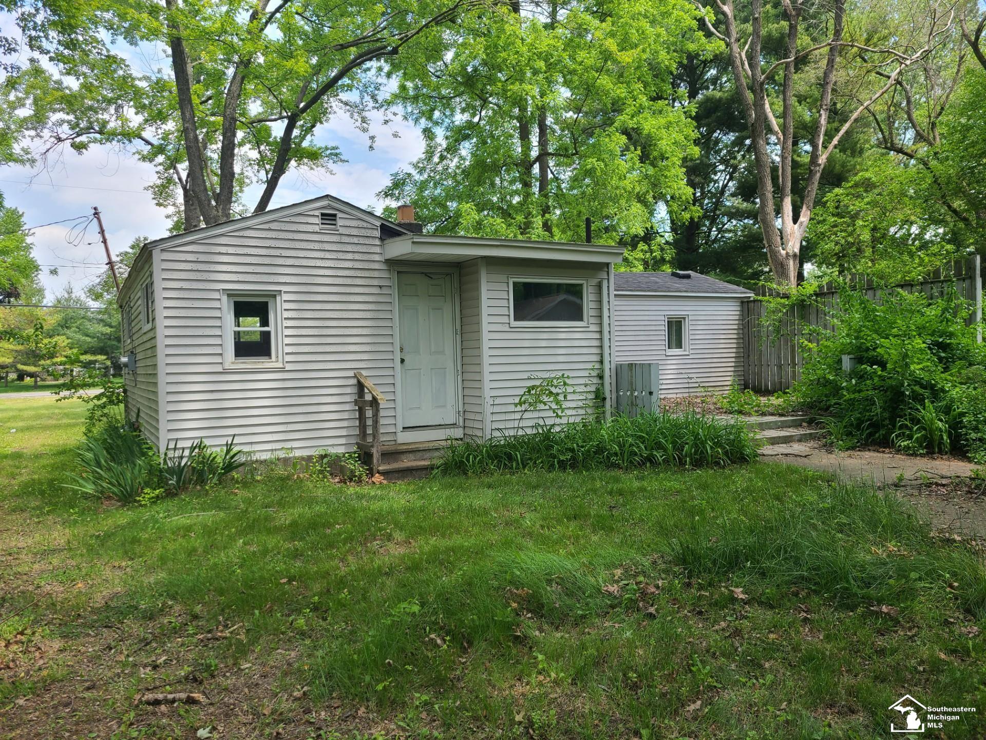 2807 W Smith Road