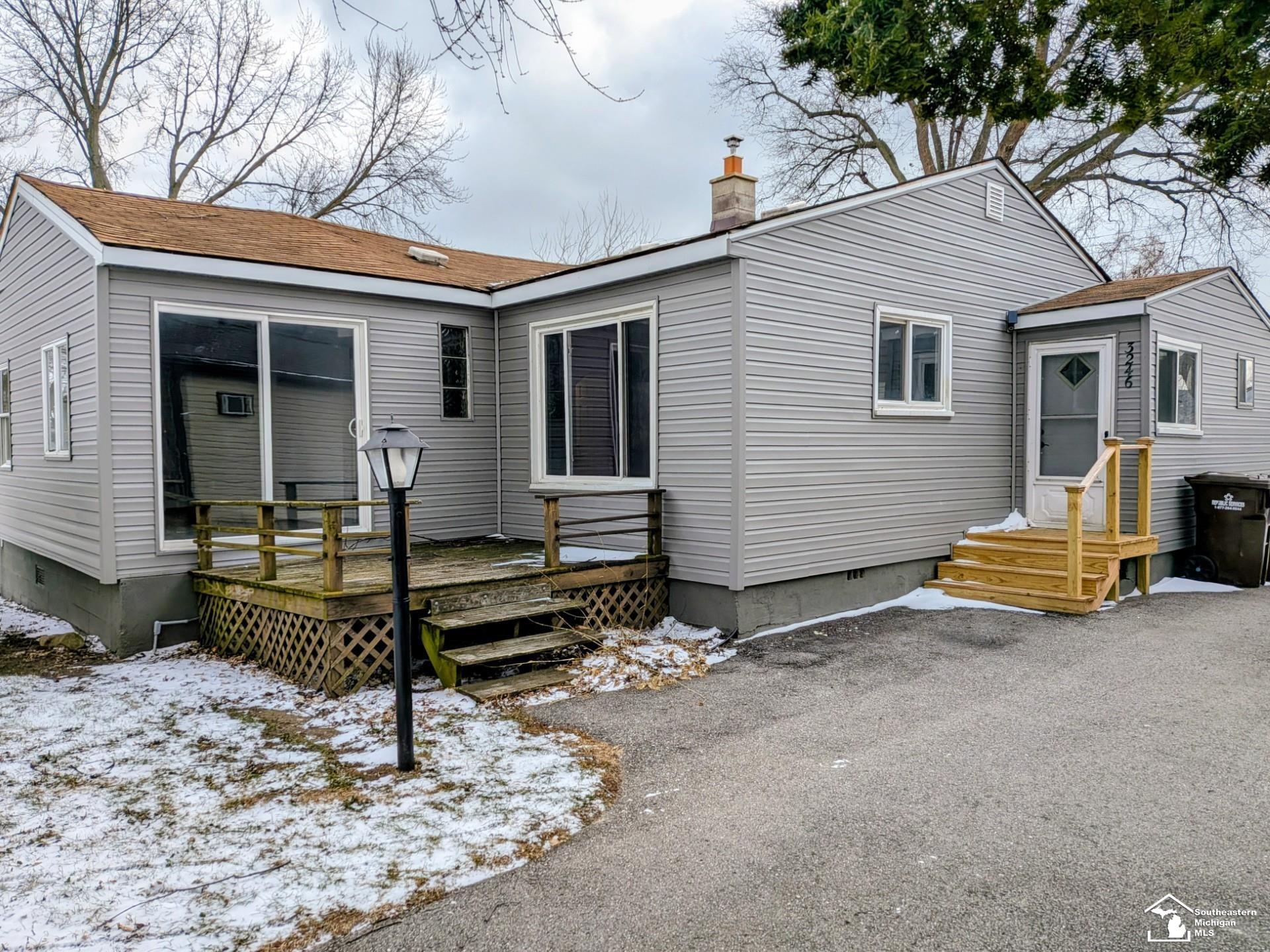 3246 Navarre Boulevard