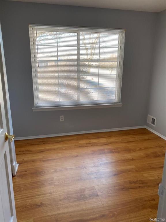 Bloomfield Hills, Michigan 48304, United States, 2 Bedrooms Bedrooms, ,1 BathroomBathrooms,Residential,Active,231933