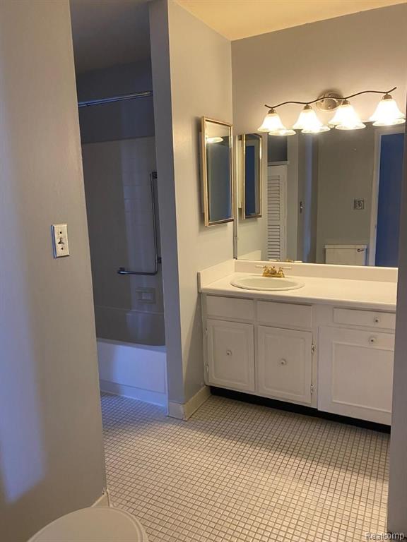 Bloomfield Hills, Michigan 48304, United States, 2 Bedrooms Bedrooms, ,1 BathroomBathrooms,Residential,Active,231933