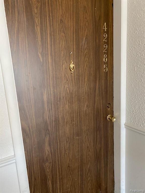 Bloomfield Hills, Michigan 48304, United States, 2 Bedrooms Bedrooms, ,1 BathroomBathrooms,Residential,Active,231933