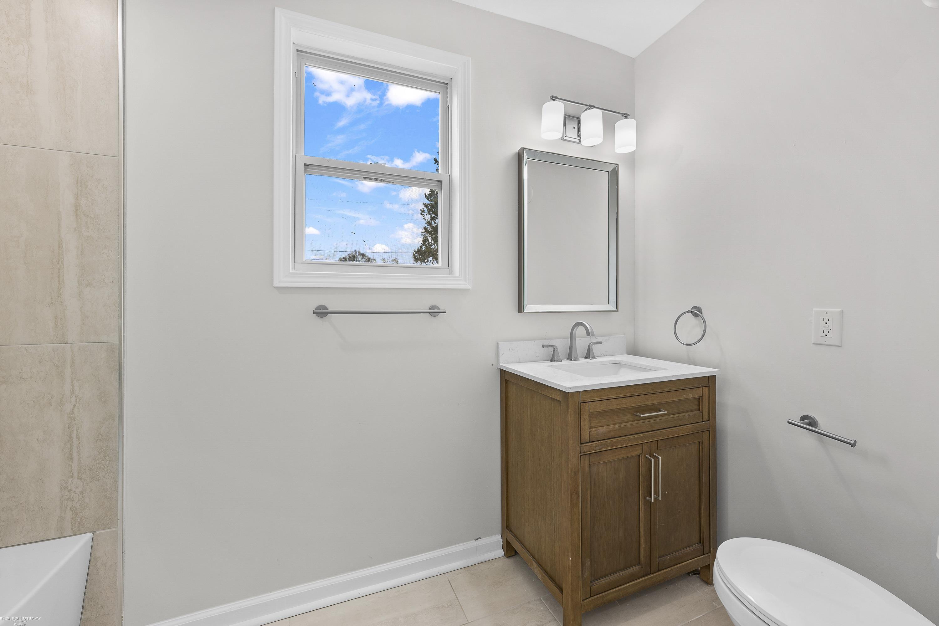 Detroit, Michigan 48235, United States, 3 Bedrooms Bedrooms, ,3 BathroomsBathrooms,Residential,Active,247473