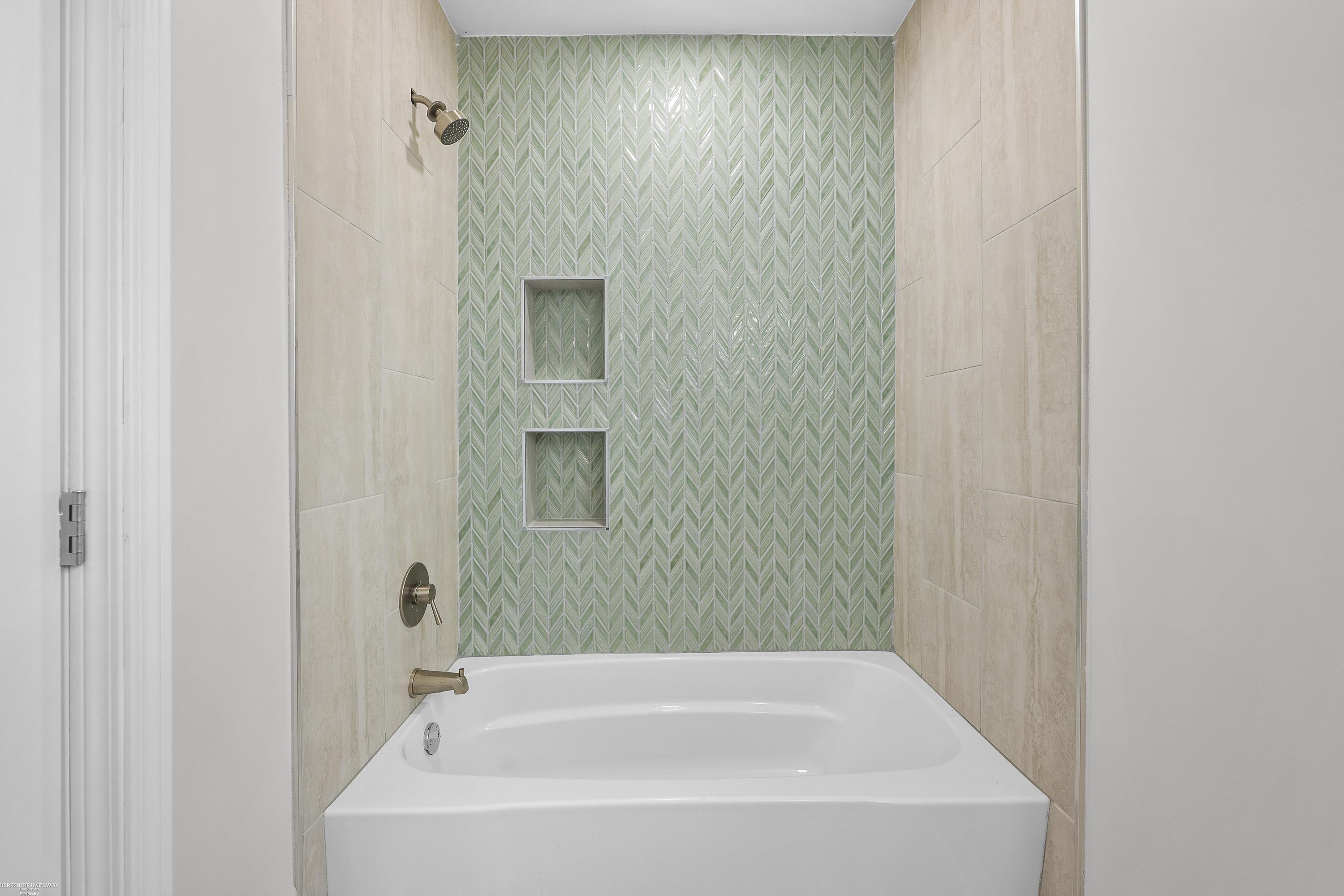 Detroit, Michigan 48235, United States, 3 Bedrooms Bedrooms, ,3 BathroomsBathrooms,Residential,Active,247473