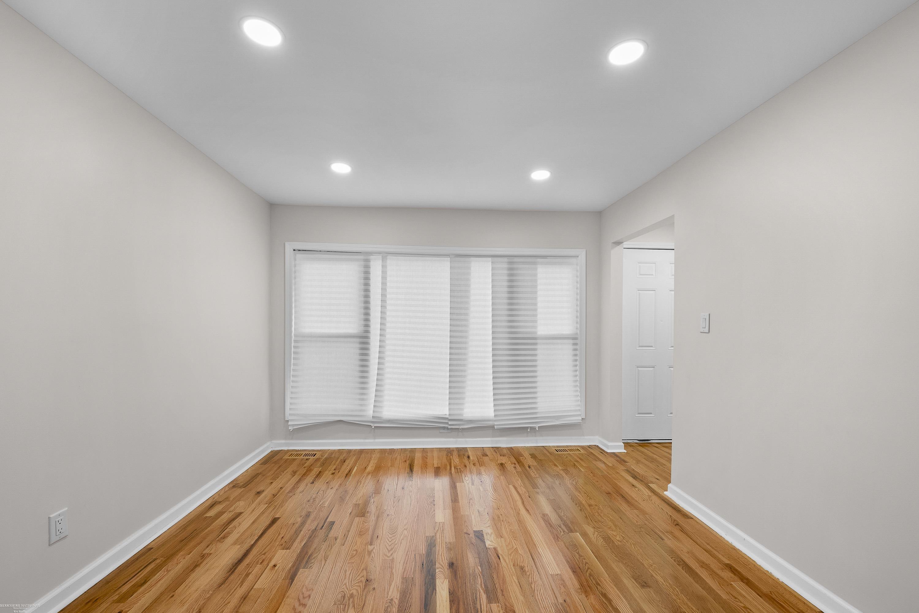 Detroit, Michigan 48235, United States, 3 Bedrooms Bedrooms, ,3 BathroomsBathrooms,Residential,Active,247473