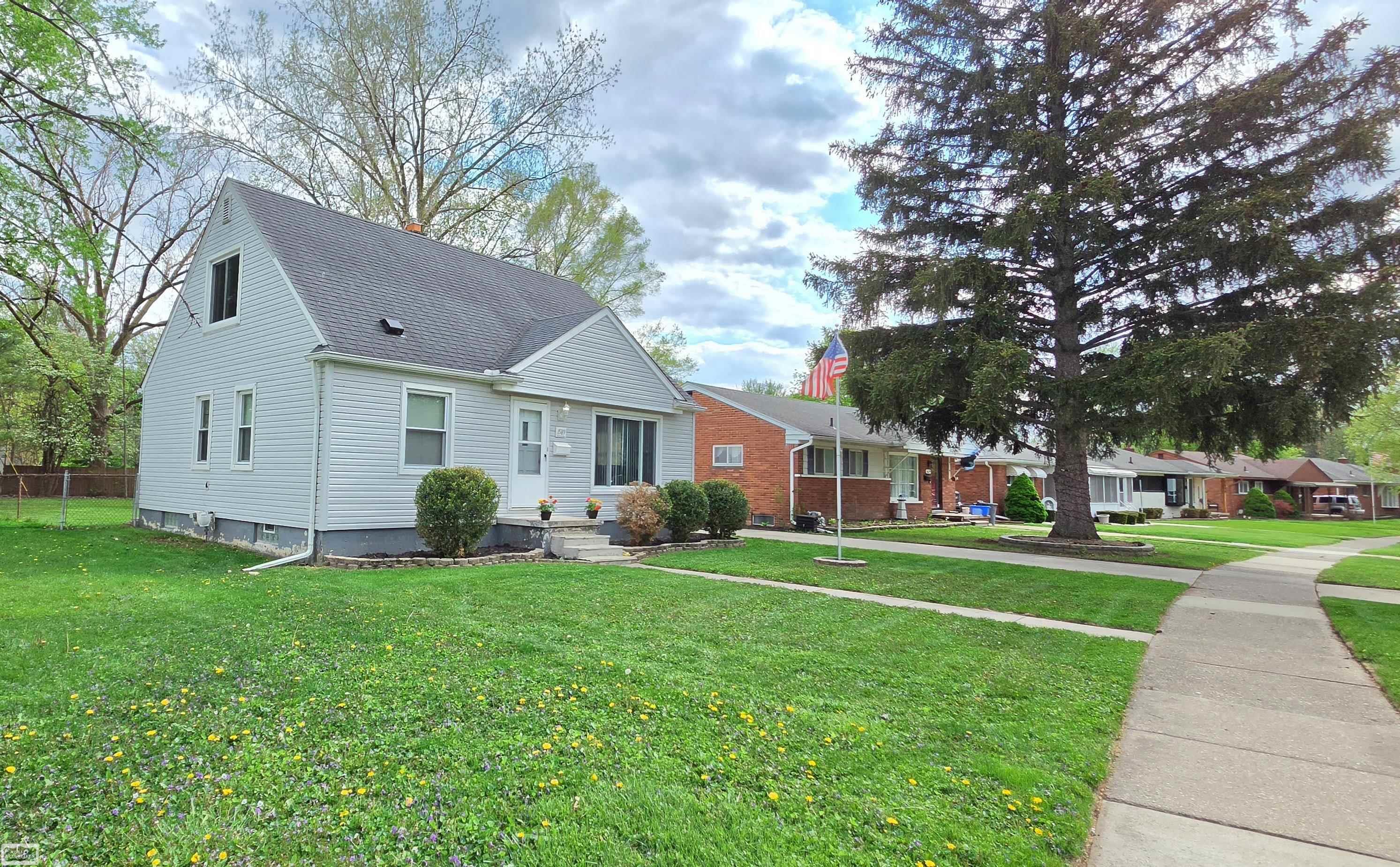 1589 Hampton Drive