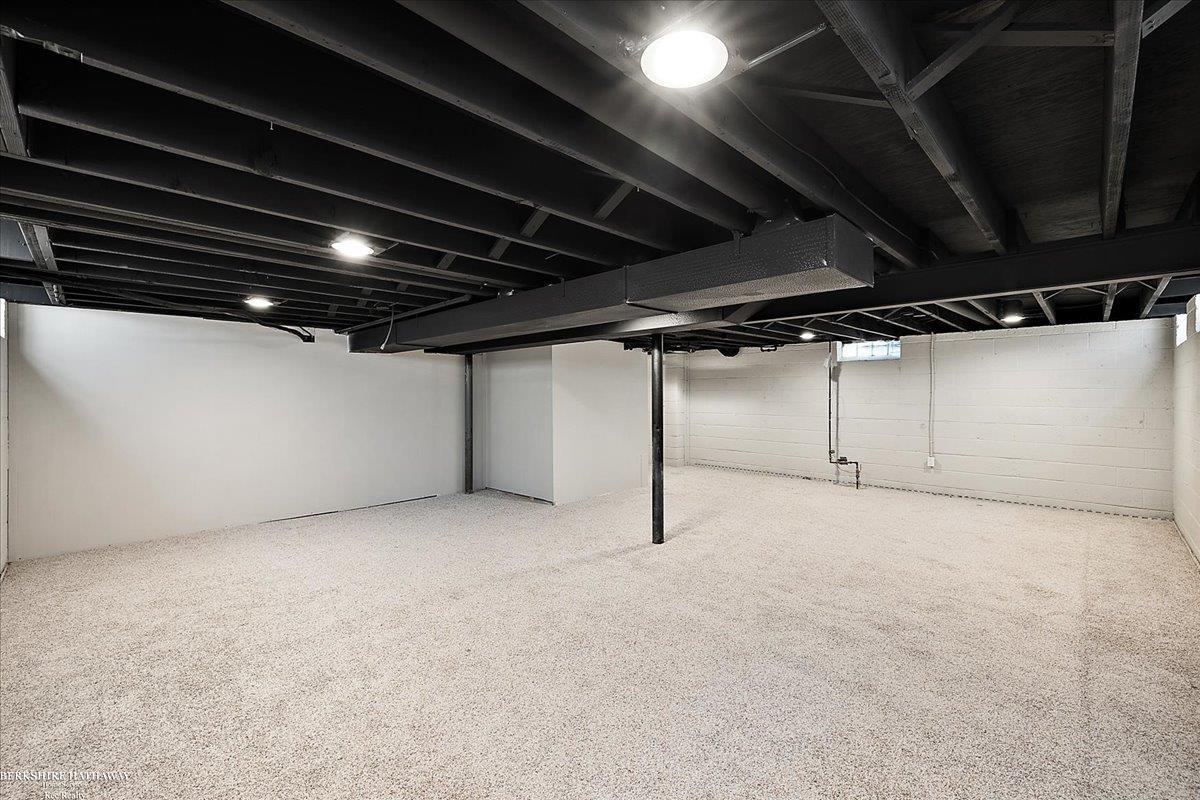 Saint Clair Shores, Michigan 48081, United States, 3 Bedrooms Bedrooms, ,3 BathroomsBathrooms,Residential,Active,114549