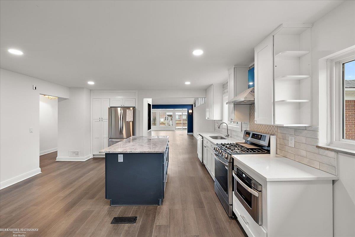 Saint Clair Shores, Michigan 48081, United States, 3 Bedrooms Bedrooms, ,3 BathroomsBathrooms,Residential,Active,114549