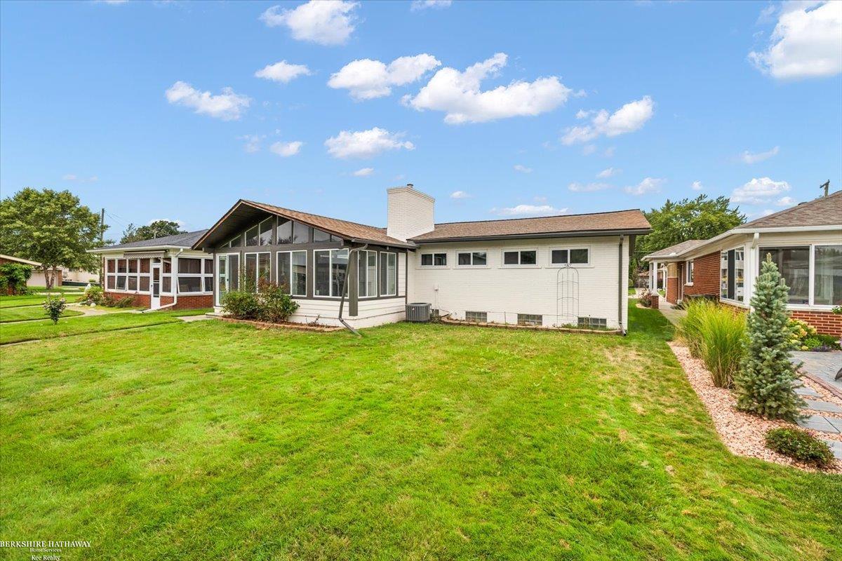 Saint Clair Shores, Michigan 48081, United States, 3 Bedrooms Bedrooms, ,3 BathroomsBathrooms,Residential,Active,114549