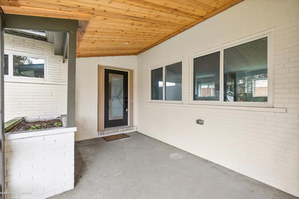 Saint Clair Shores, Michigan 48081, United States, 3 Bedrooms Bedrooms, ,3 BathroomsBathrooms,Residential,Active,114549