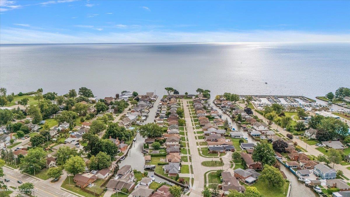 Saint Clair Shores, Michigan 48081, United States, 3 Bedrooms Bedrooms, ,3 BathroomsBathrooms,Residential,Active,114549