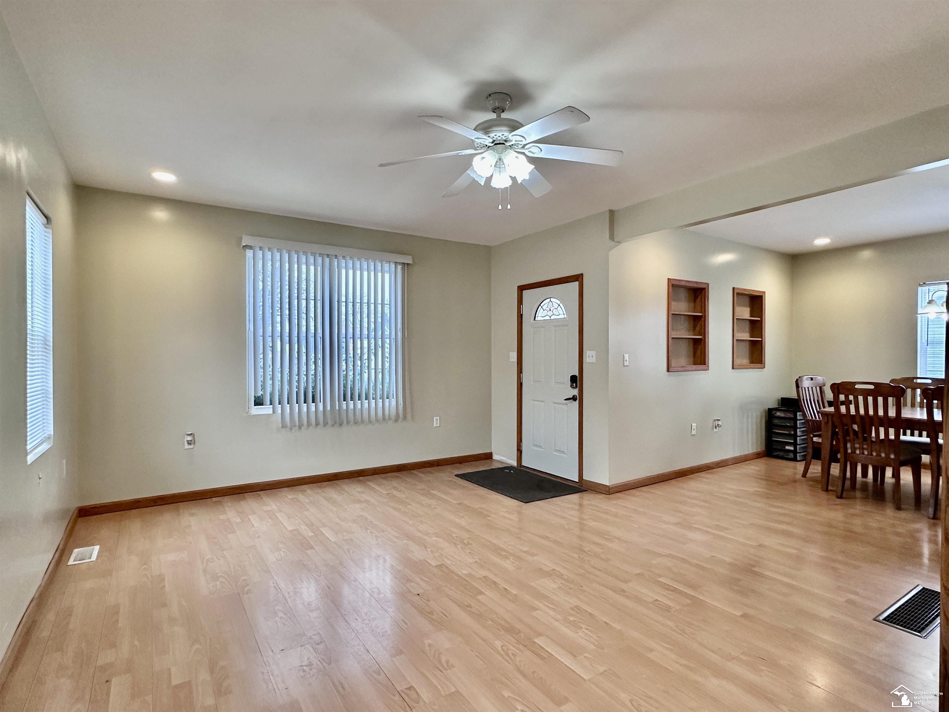 37 W Chestnut Street