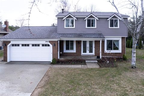 Photo of 2965 Armstrong Drive, Lake Orion, MI 48360 (MLS # 60981453)