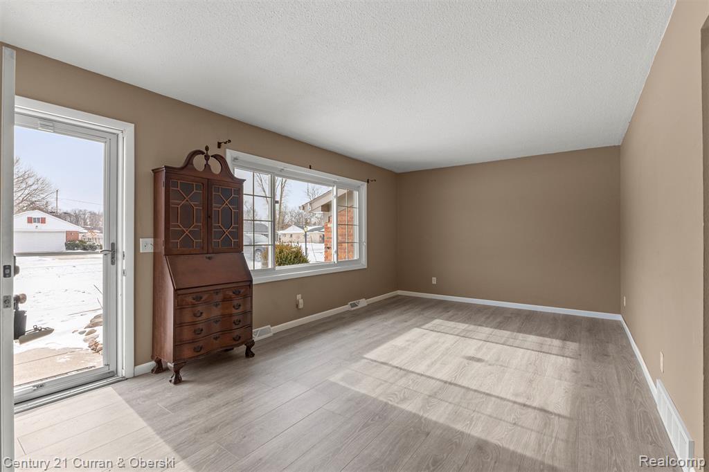 1456 Meadowbrook Way