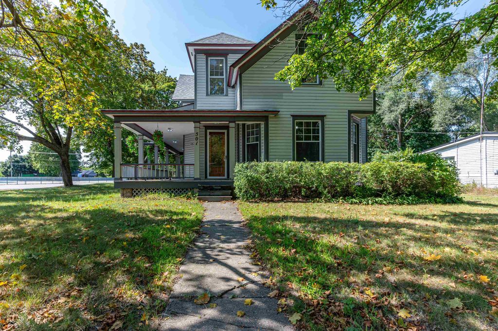 Photo of 501 N Cayuga Street, Gladwin, MI 48624 (MLS # 50188382)