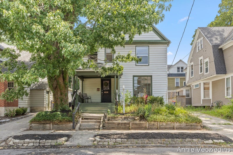 262 Hollister Avenue