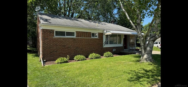 10 SHIAWASSEE CIR, MOUNT CLEMENS, MI 48043 - Image 5a1bc10c6e28bc22c8ea5ee0b4f06dbb/4156458953