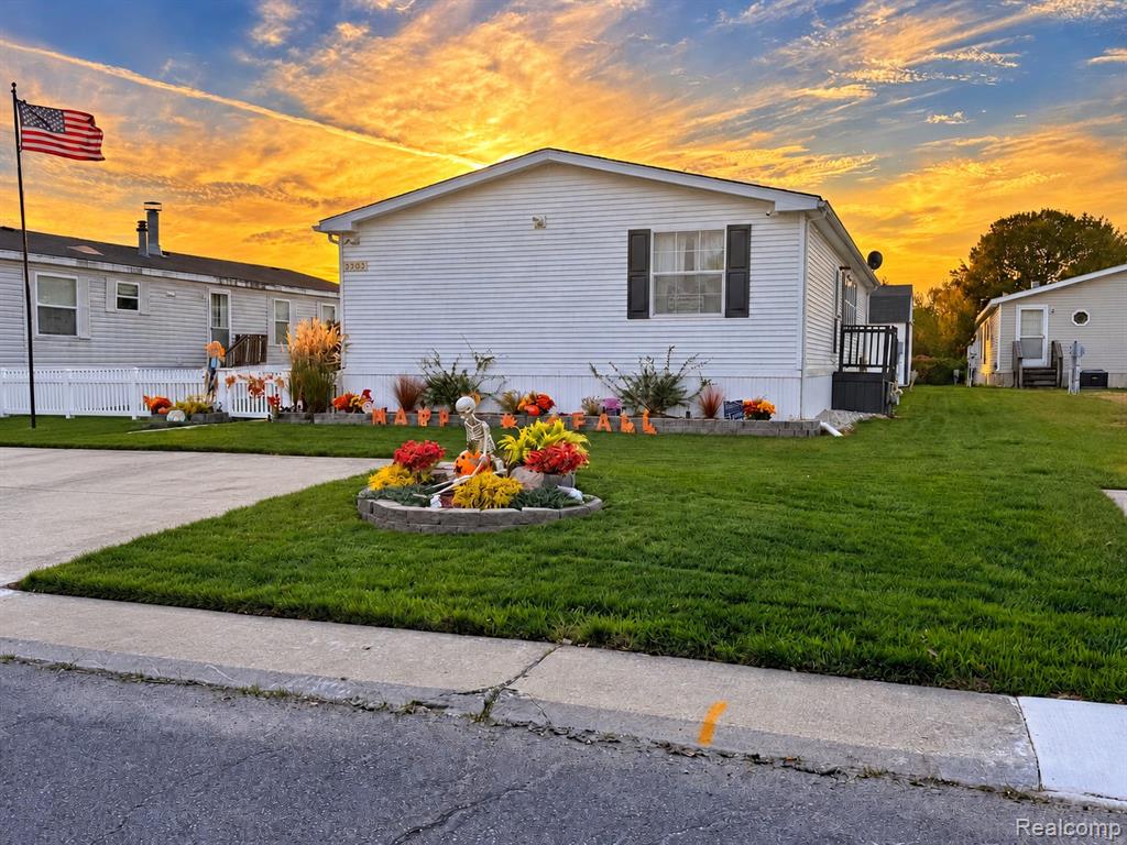 9303 CANYON TRAIL Drive