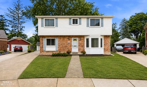 Photo of 402 Roland Court, Grosse Pointe Farms, MI 48236 (MLS # 50222424)