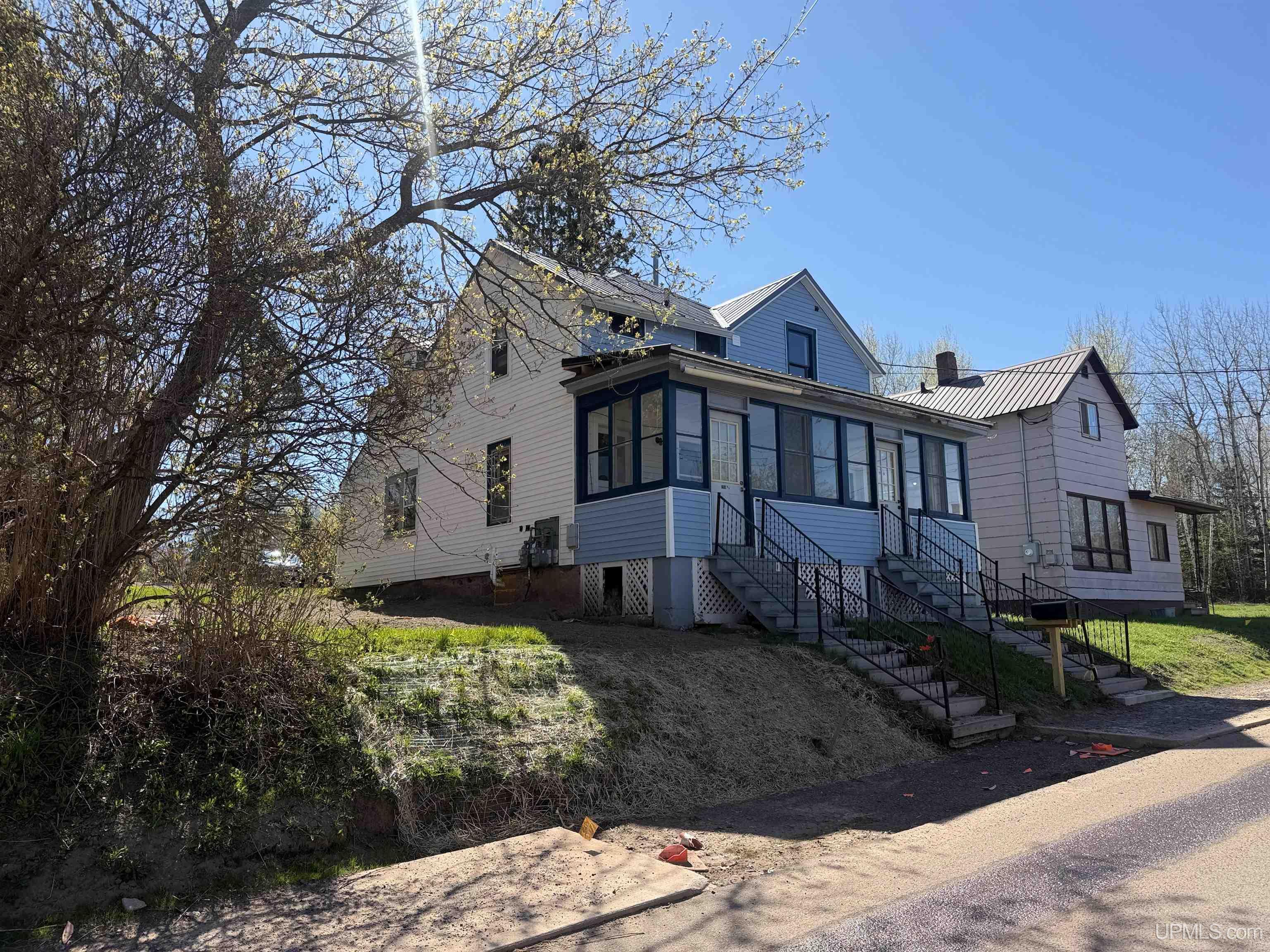 208 Greenbush Street
