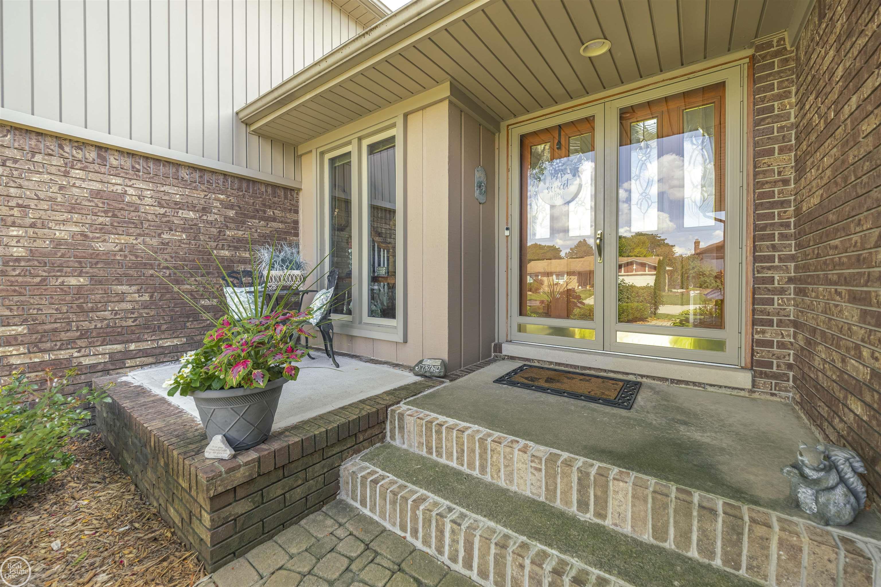 15492 S Royal Doulton Blvd Boulevard