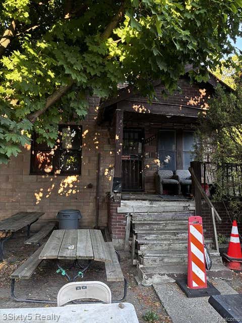 Photo of 15334 Roselawn Street, Detroit, MI 48238 (MLS # 61023855)