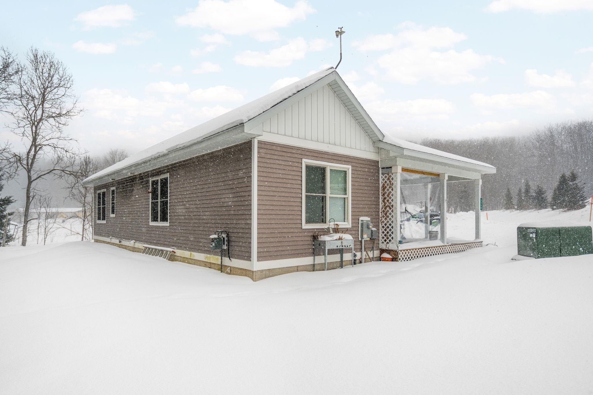 9550 N Manitou Trail