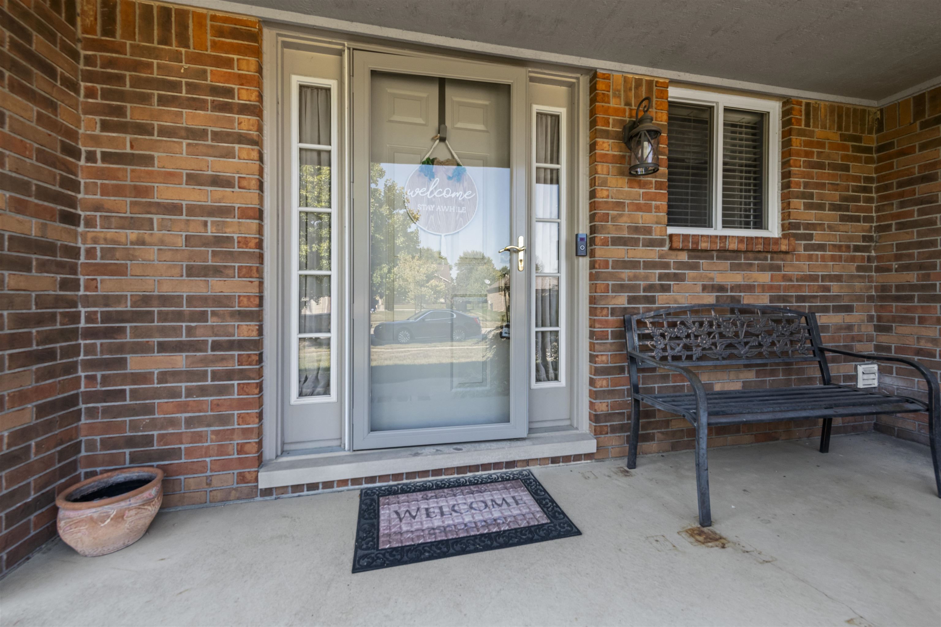 Clinton Township, Michigan 48036, United States, 3 Bedrooms Bedrooms, ,3 BathroomsBathrooms,Residential,Pending,210342