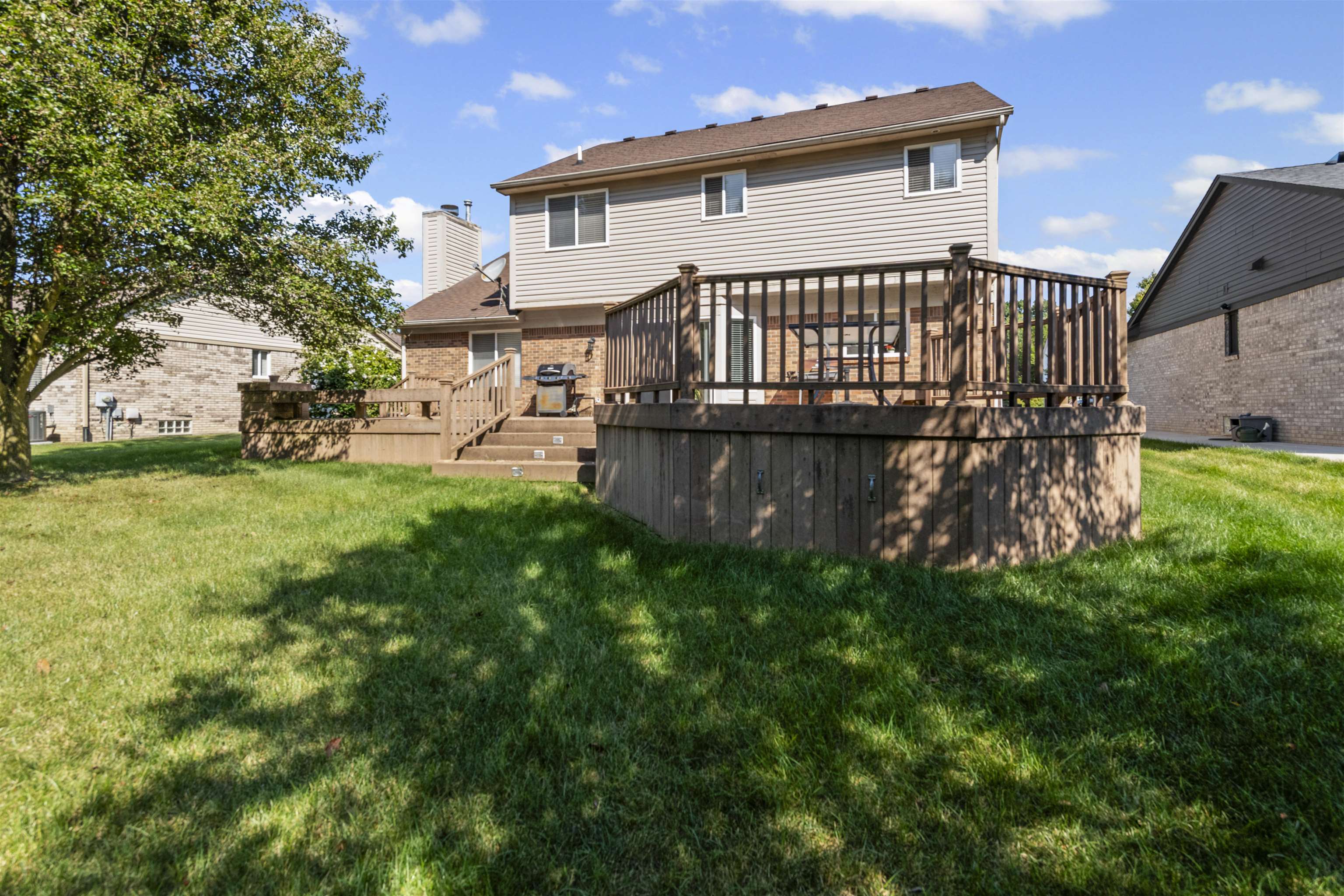 Clinton Township, Michigan 48036, United States, 3 Bedrooms Bedrooms, ,3 BathroomsBathrooms,Residential,Pending,210342