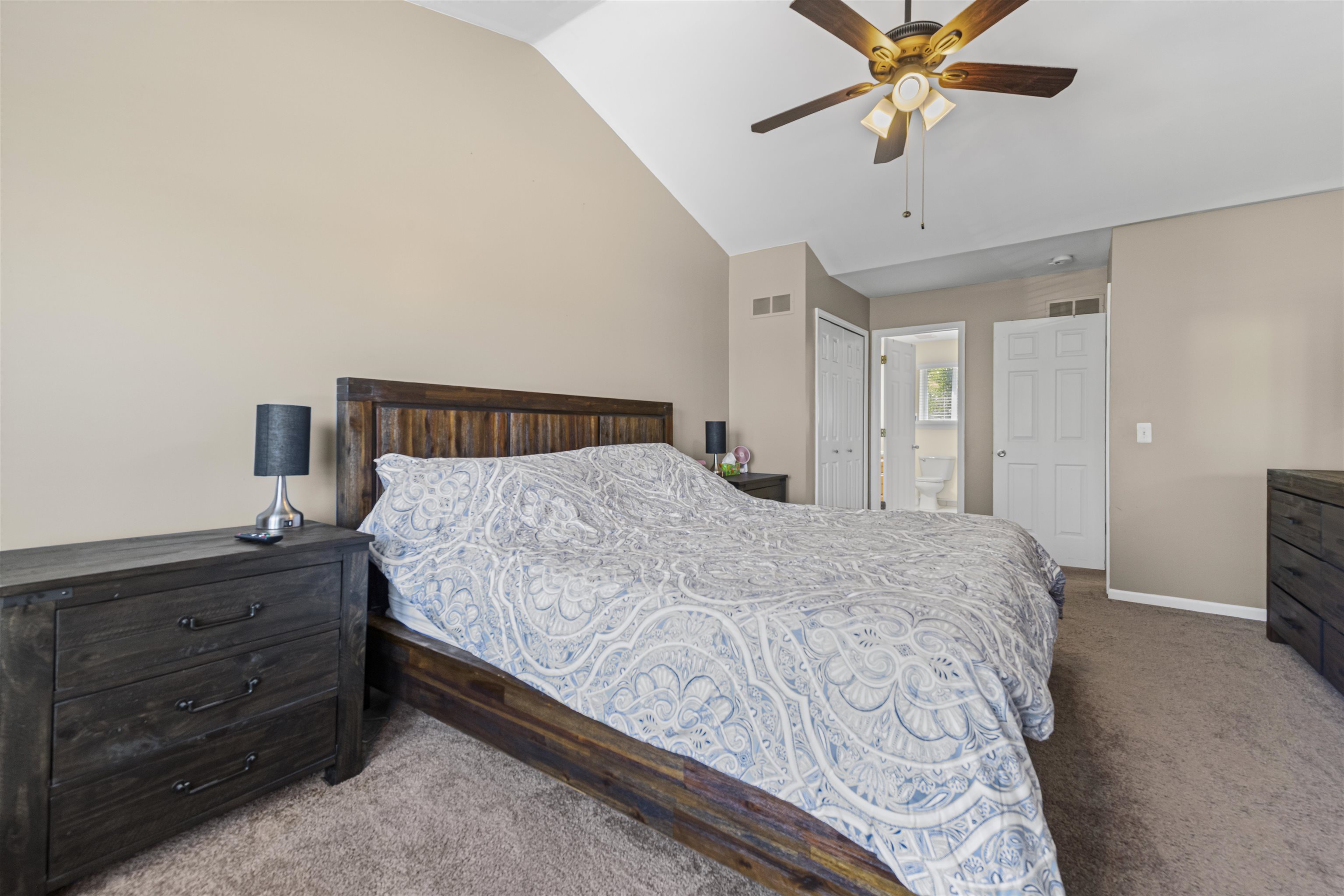 Clinton Township, Michigan 48036, United States, 3 Bedrooms Bedrooms, ,3 BathroomsBathrooms,Residential,Pending,210342