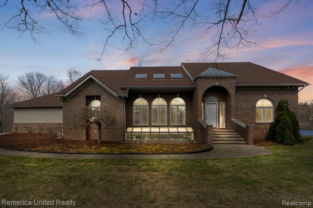 2457 Spring Lake Lane Lane