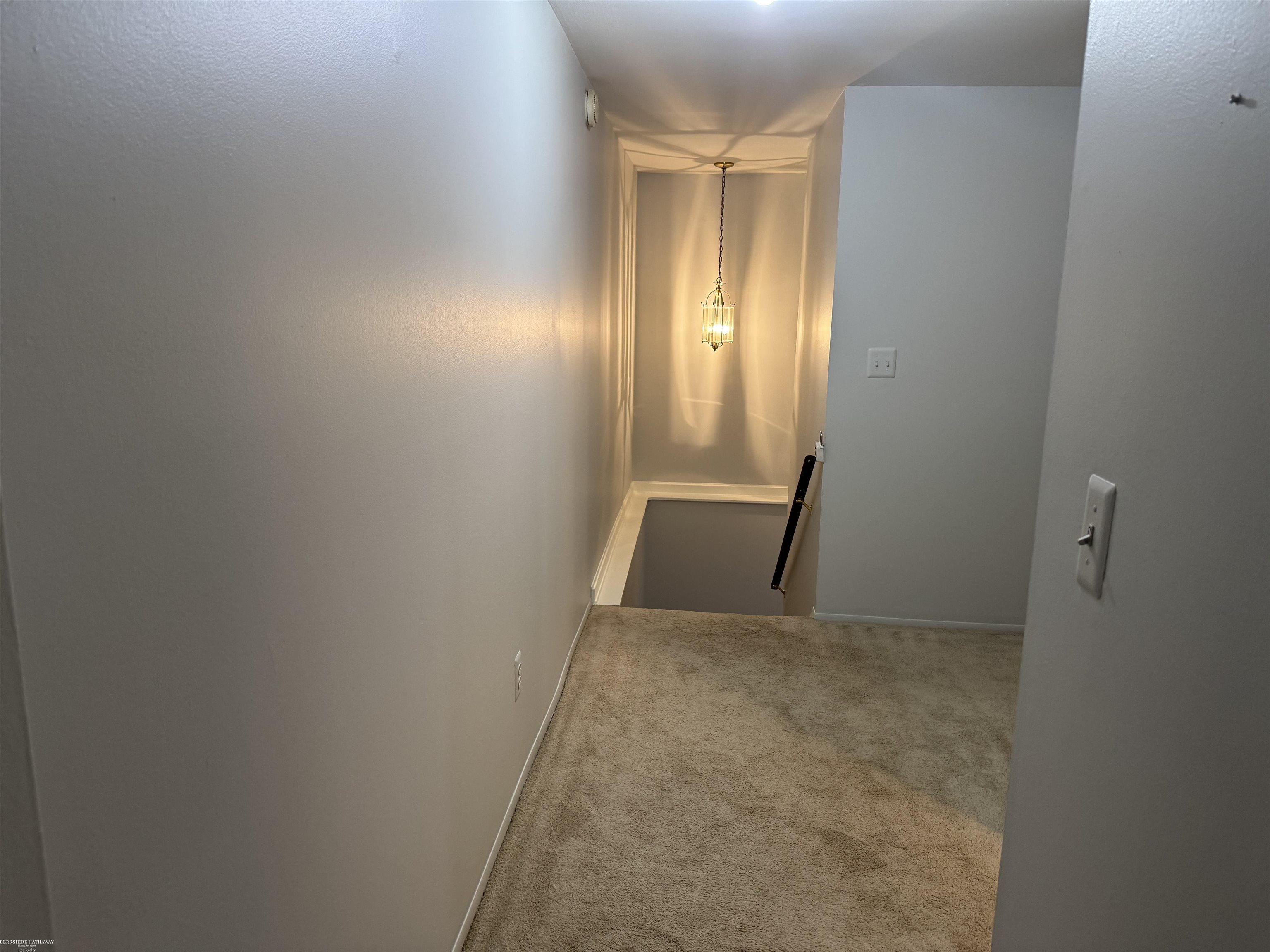 Sterling Heights, Michigan 48312, United States, 2 Bedrooms Bedrooms, ,2 BathroomsBathrooms,Residential,Pending,250651