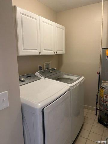 Fraser, Michigan 48026, United States, 2 Bedrooms Bedrooms, ,2 BathroomsBathrooms,Residential,Active,236812